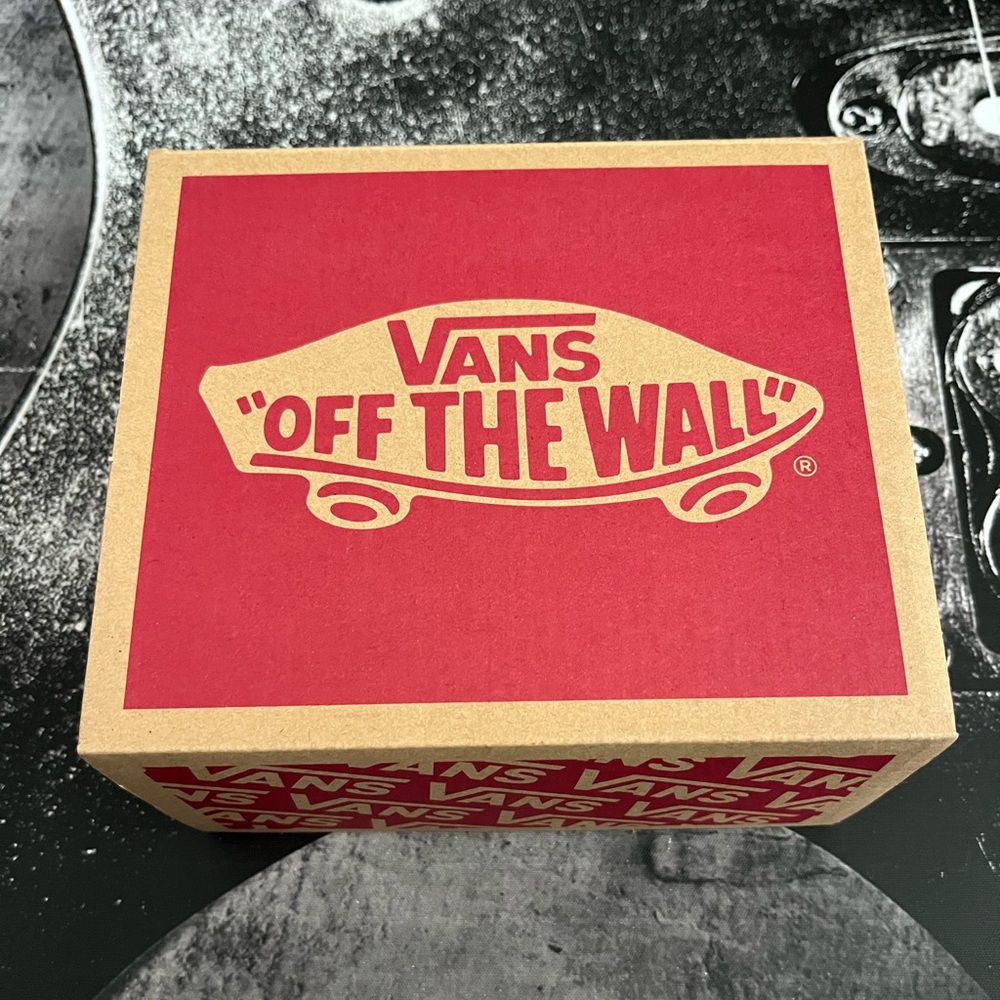 NIB Vans - Picture 9 of 10